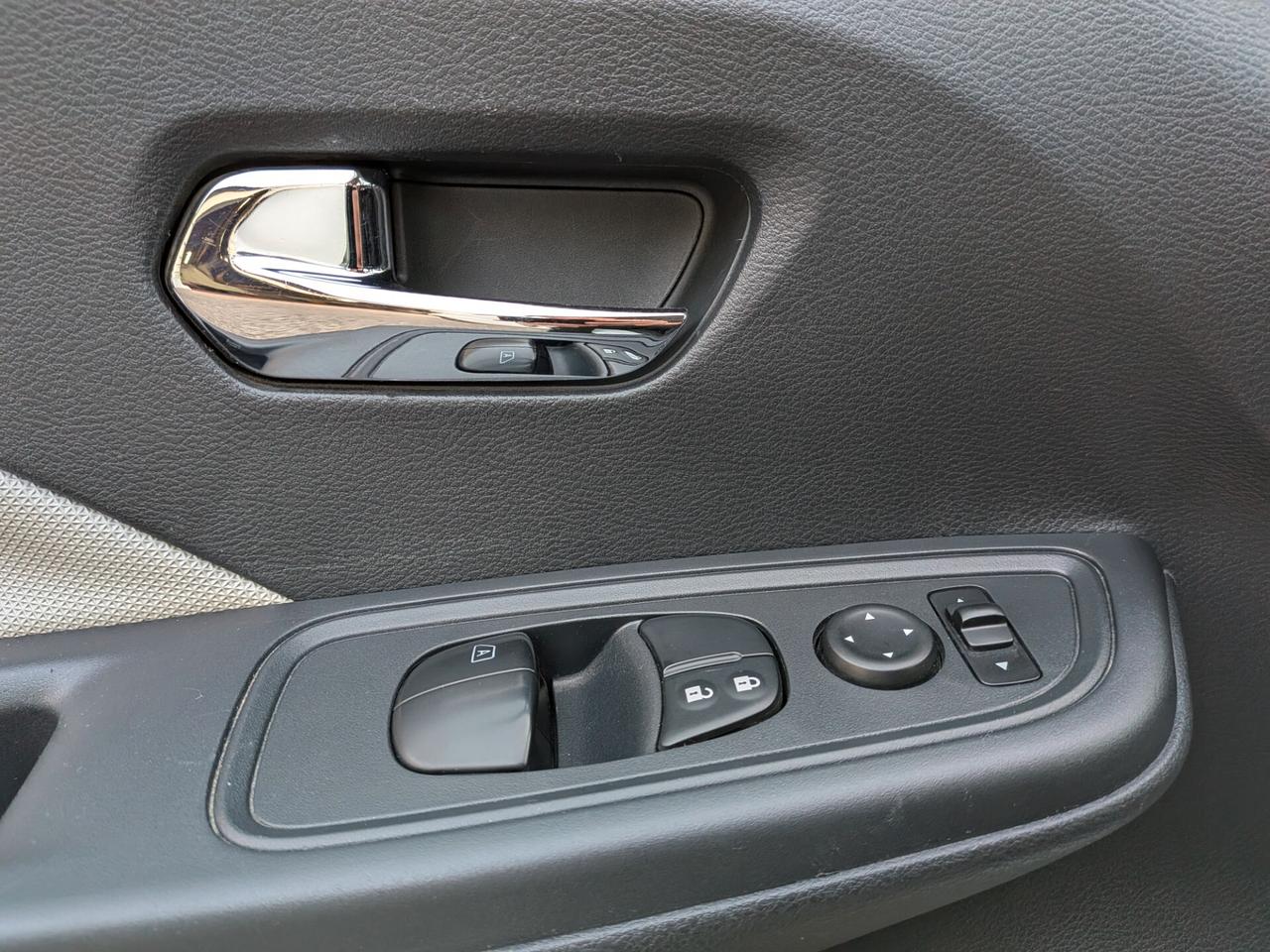 NISSAN MICRA 1.0 BENZINA 71CV 5 porte