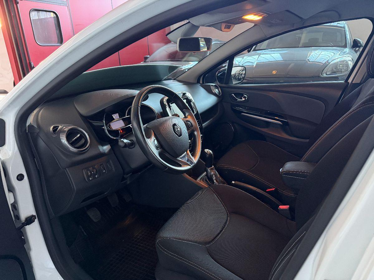 RENAULT - Clio - 1.2 75 CV 5p. Costume National