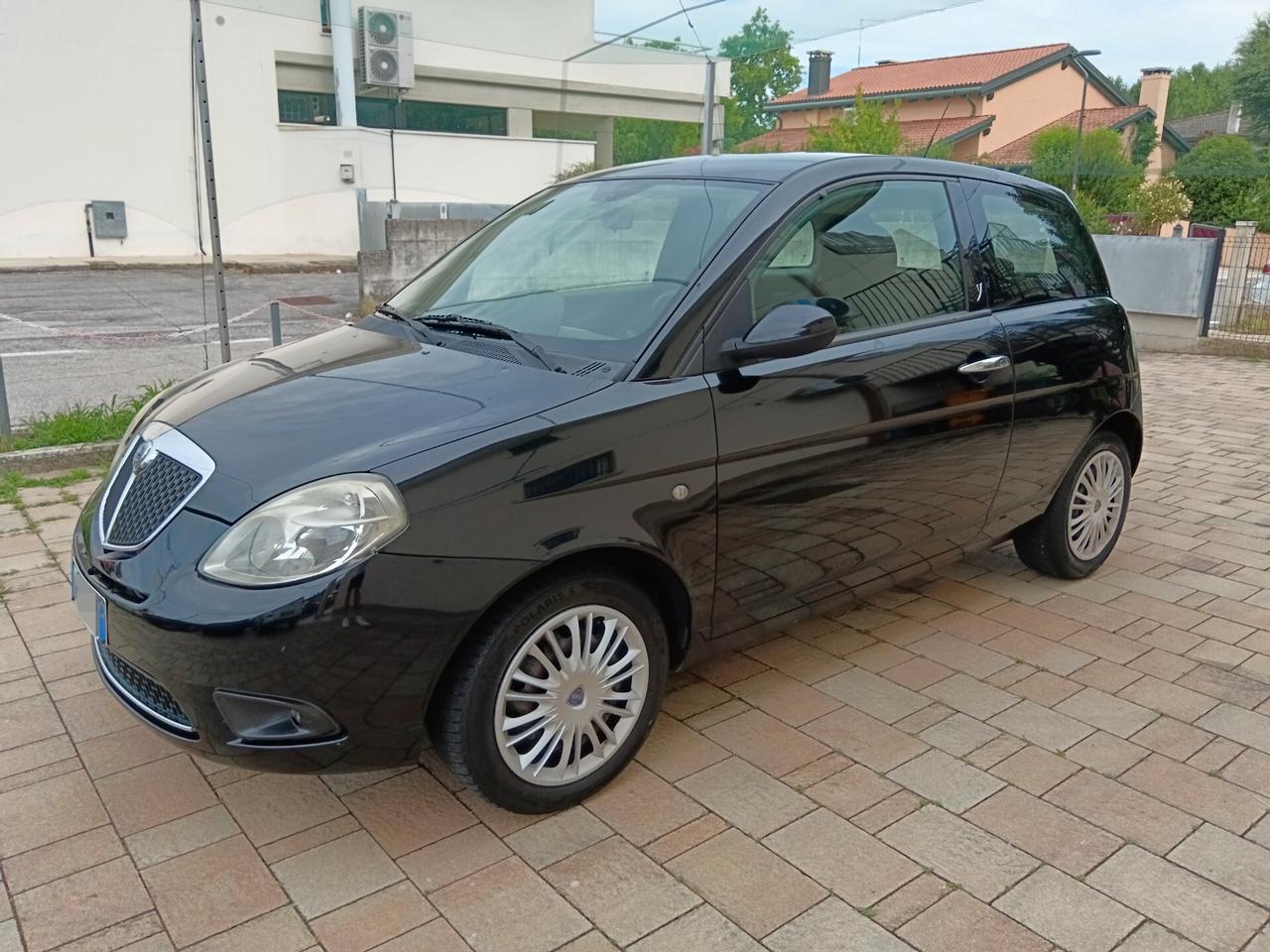 Lancia Ypsilon 1.2 Oro