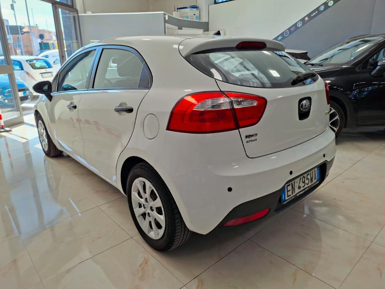Kia Rio 1.1 CRDi 75cv WGT LX 2012