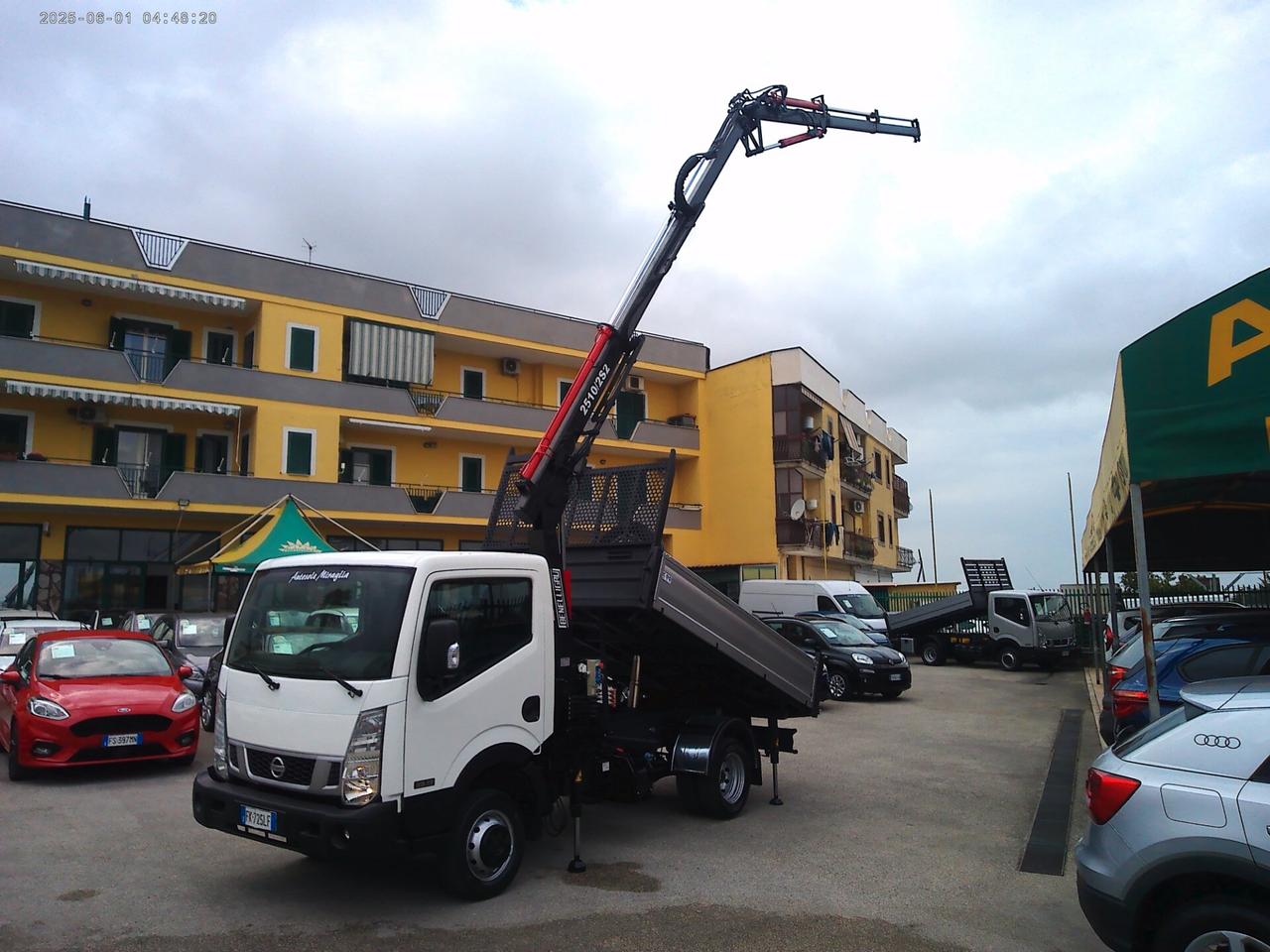 Nissan Cabstar NT 400 3000 E6 GRU AG 2510 2+2 JIB RIBALTABILE 92K