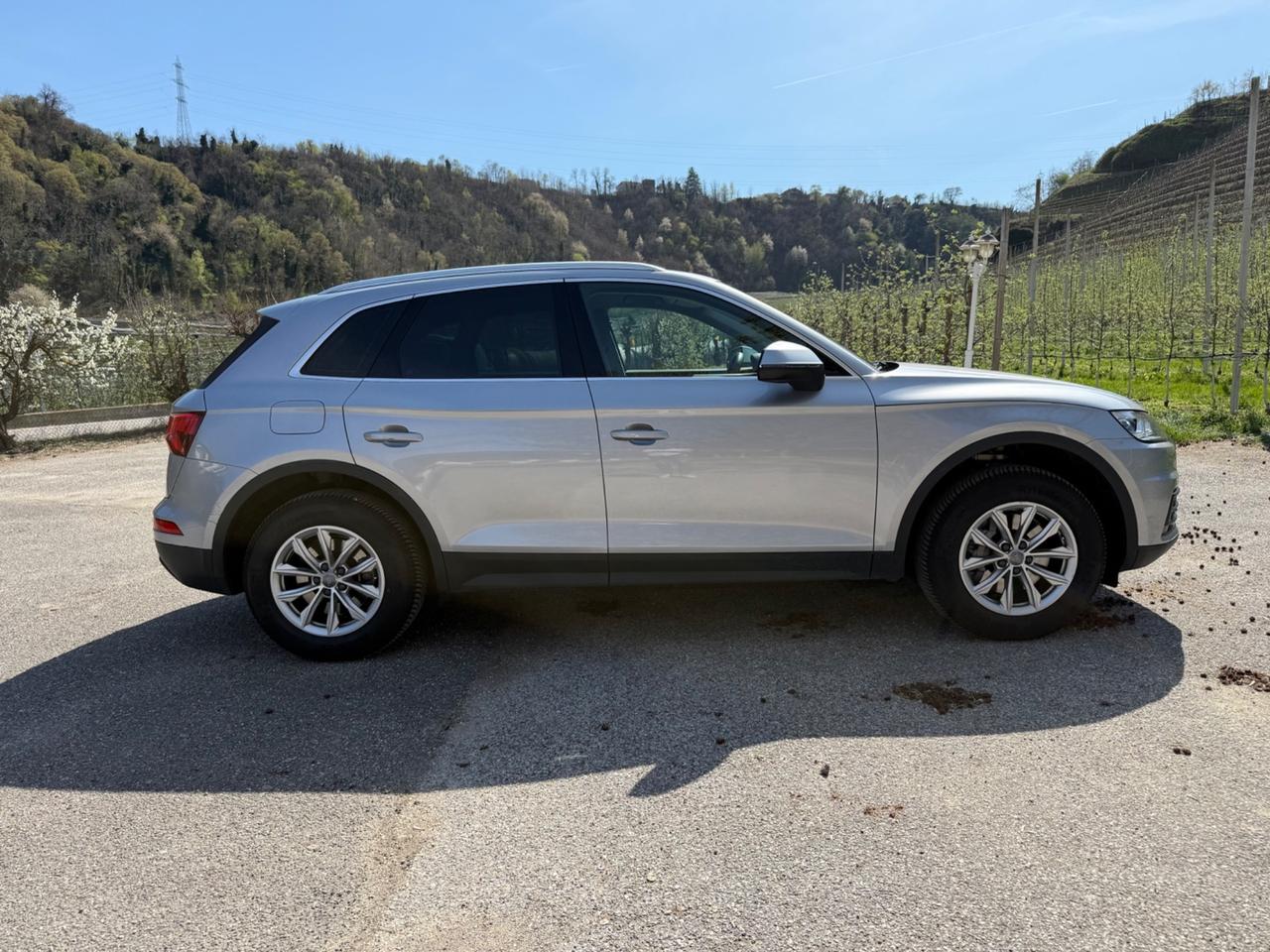 Audi Q5 40 TDI quattro S tronic Business Sport