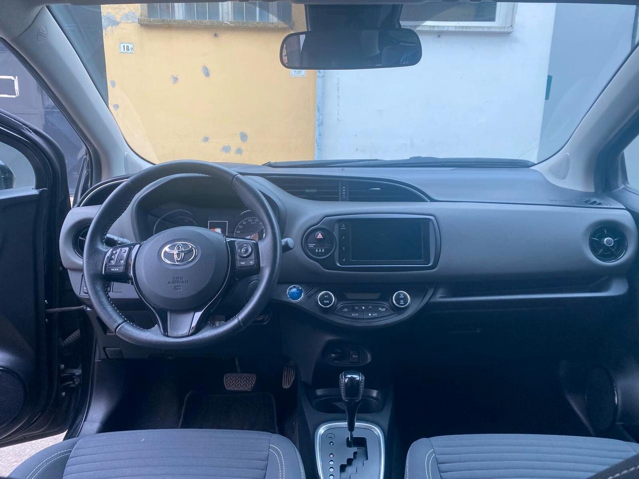 Toyota Yaris 1.5 Hybrid Active Plus CAMBIO AUTOM. - OK NEOP - GARANZIA 12 MESI