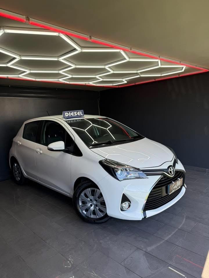 Toyota Yaris 1.4 D-4D Lounge 11/2014