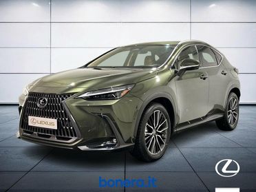 Lexus NX 2.5 Plug-in Luxury 4WD e-CVT