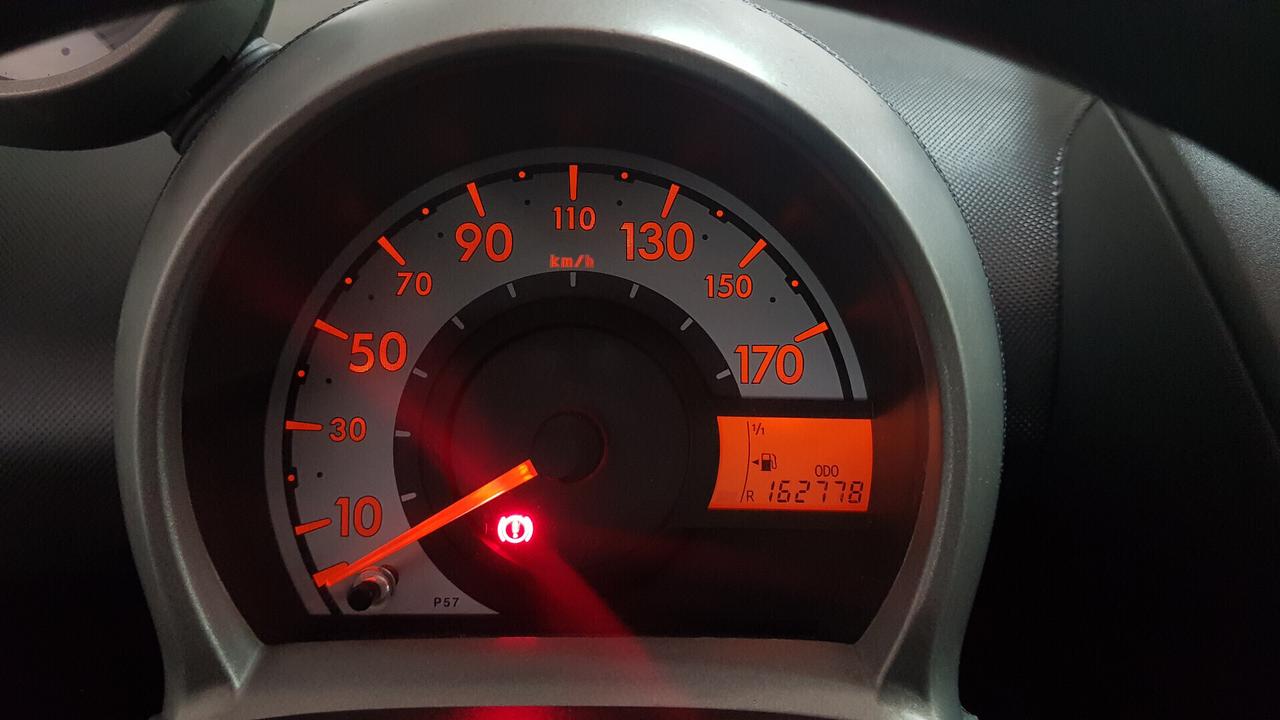 PEUGEOT 107 1.0 68CV 5P ACTIVE 04/2013