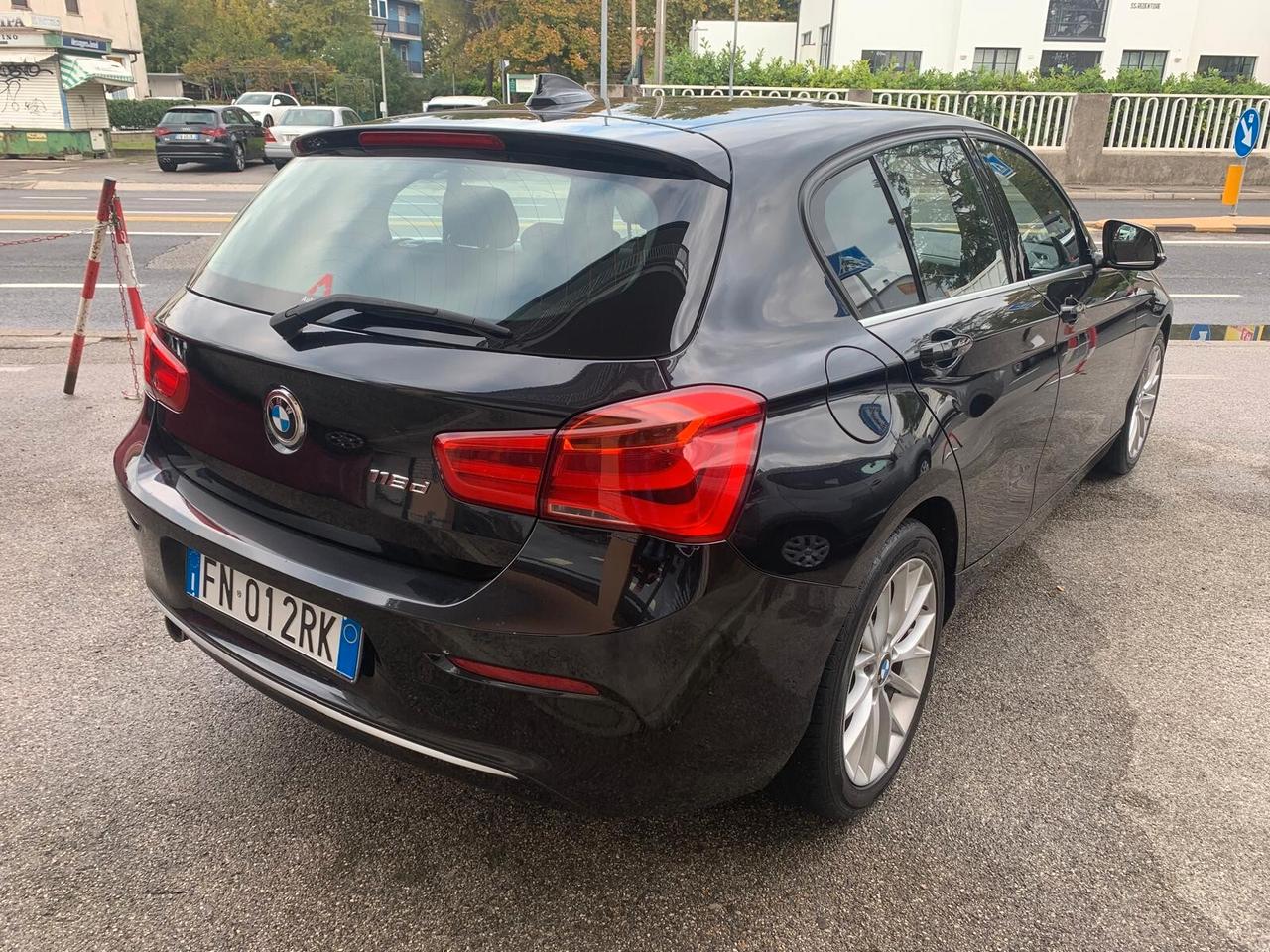 Bmw 118 116d 5p. Urban