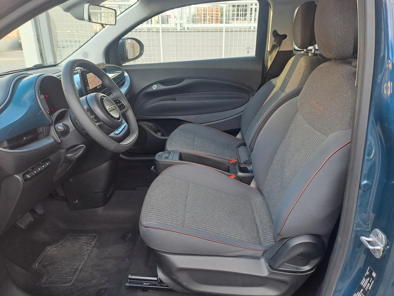 Fiat 500e Berlina 42 kWh Icon , soli 9800 km!!