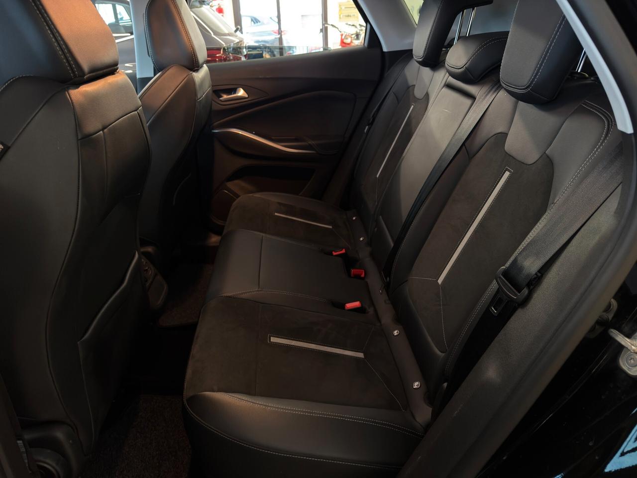 Opel Grandland GSe awd Benzina/plug-in 1.6cc 300cv automatica
