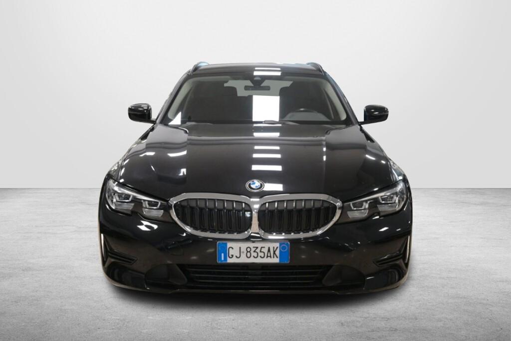 BMW 318D TOURING 150CV STEPTRONIC 48V BUSINESS ADVANTAGE ( FARI LED - BMW DIGITAL COCKPIT - CLIMA TRIZONA - CRUISE - NAVI - PDC )