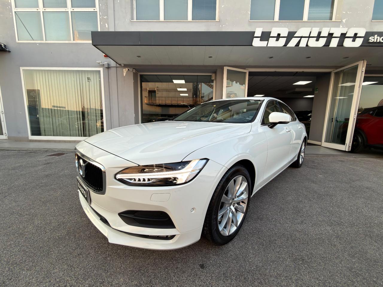 Volvo S90 D5 AWD Geartronic Momentum