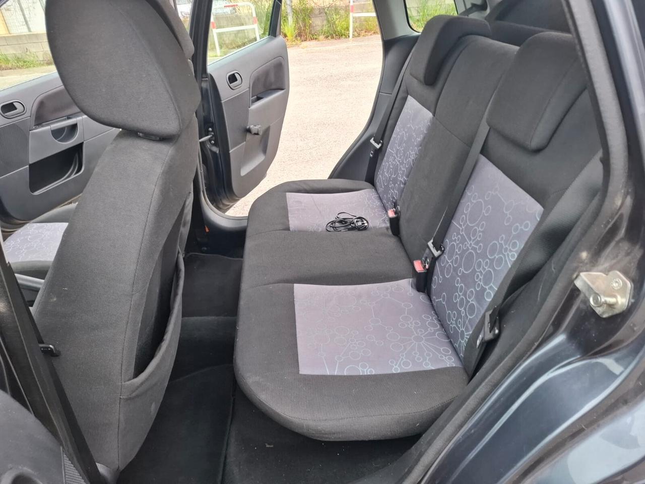 Ford Fiesta 1.2 5 porte SOLAMENTE 85.000 KM