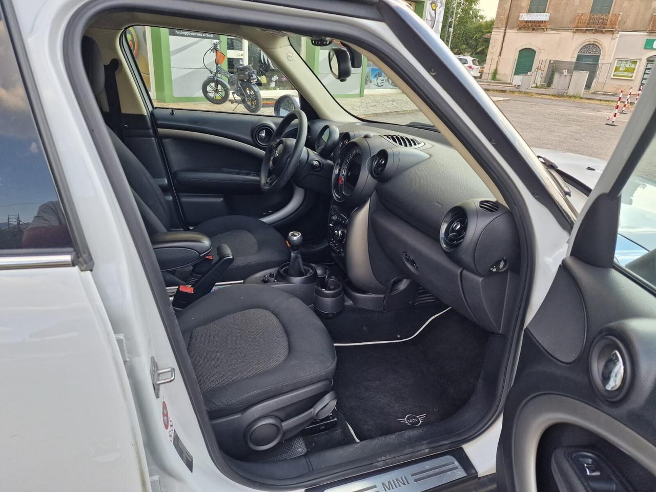 MINI COOPER COUNTRYMAN 1.6 DIESEL 112CV NAV-2016