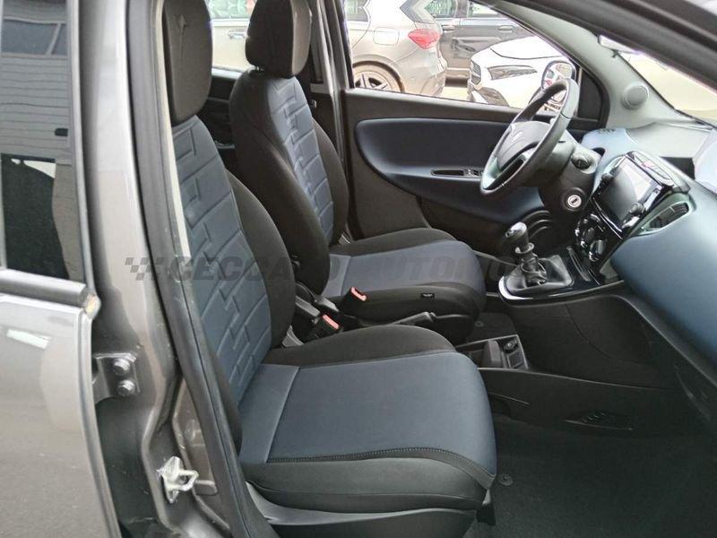 Lancia Ypsilon Ypsilon 1.0 firefly hybrid Platino s&s 70cv