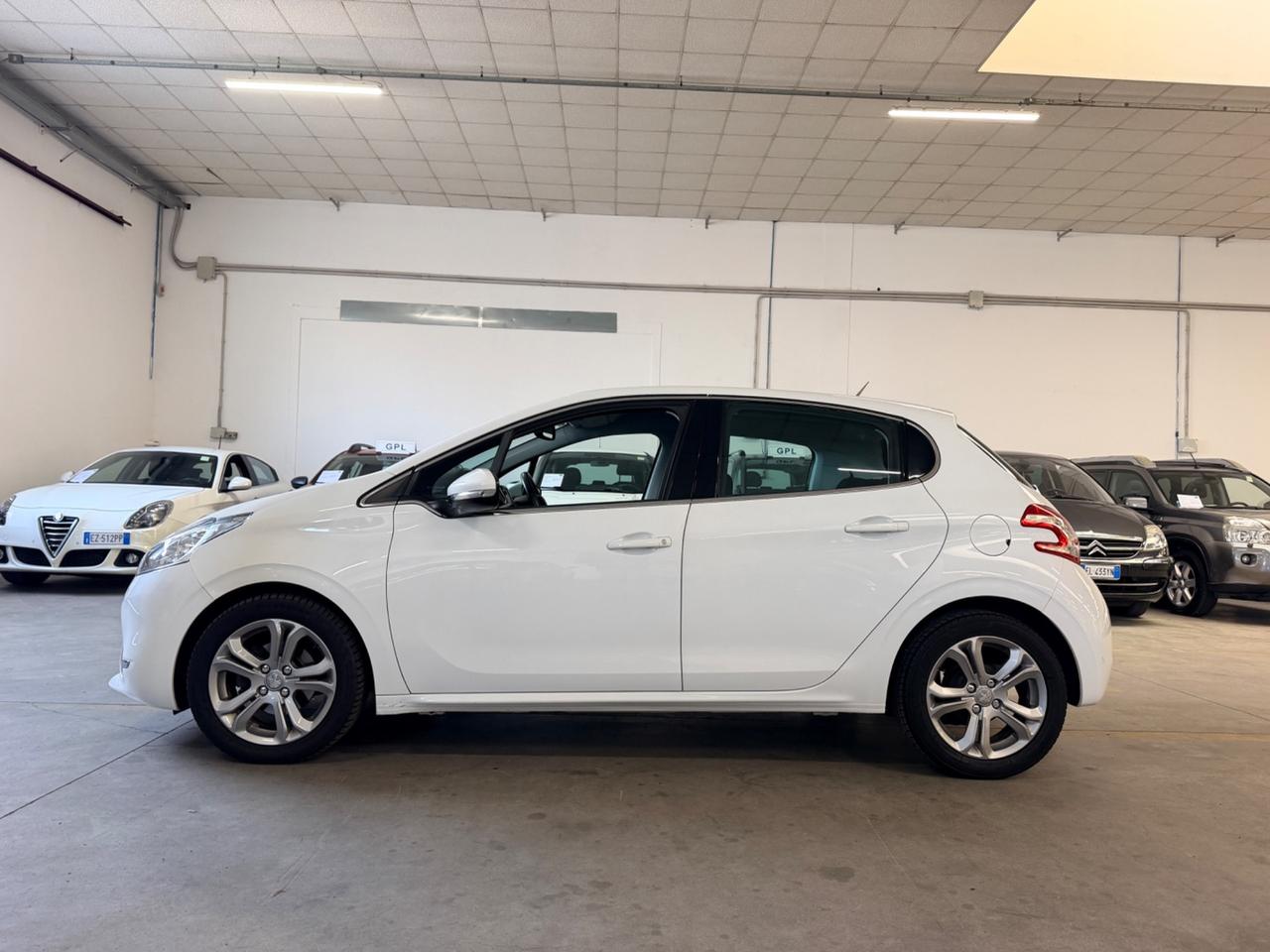Peugeot 208 1.2 VTi 82 CV 5 porte Allure