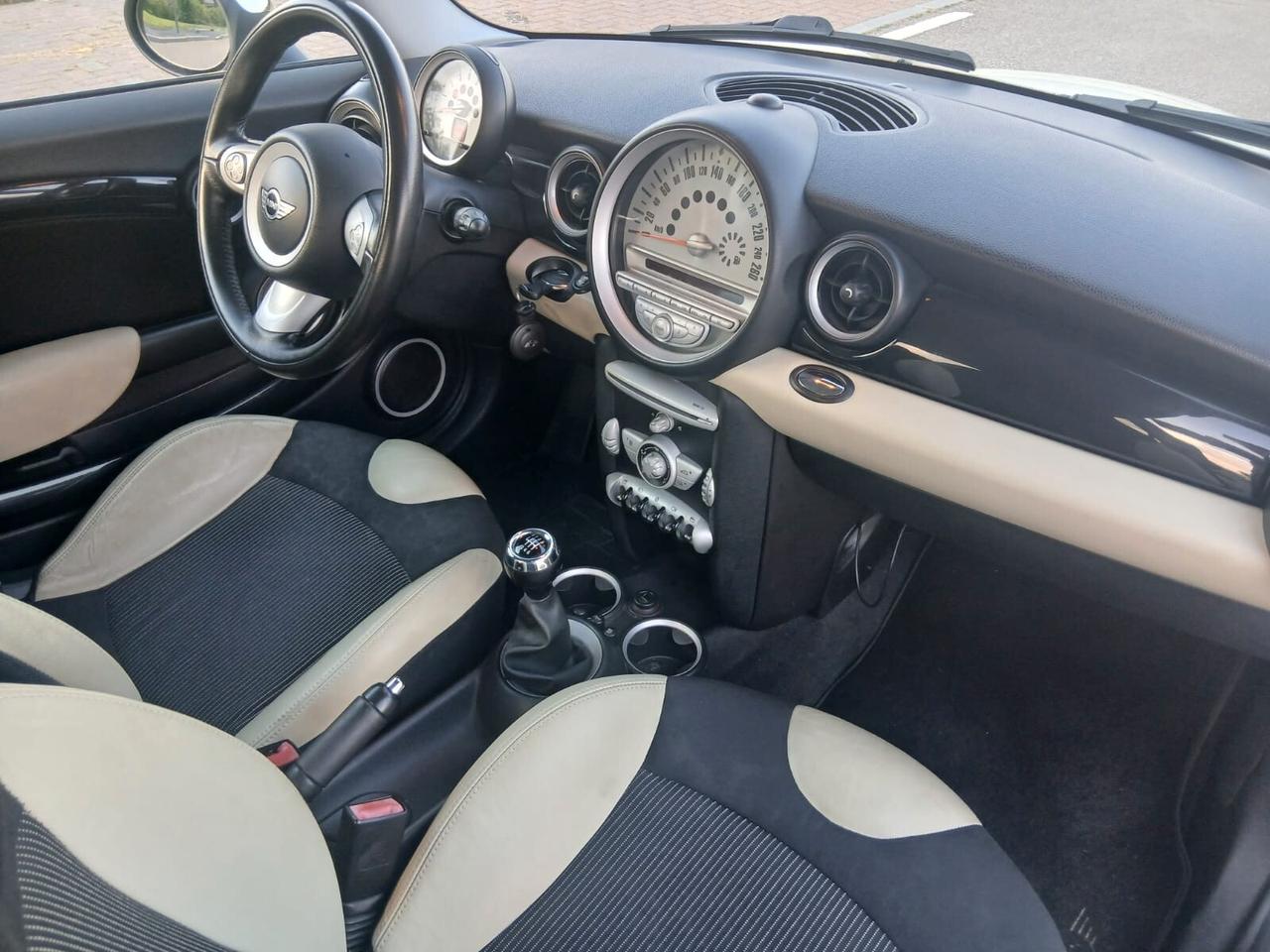 Mini 1.4 16V One Chili