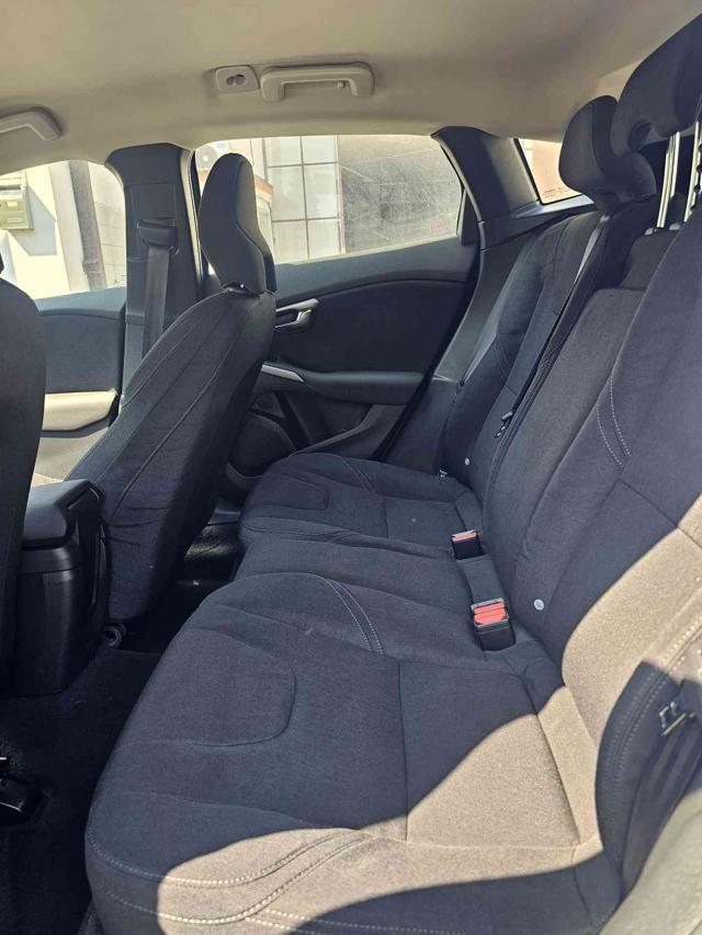 VOLVO V40 D2 1.6 SOLI 21.000KM