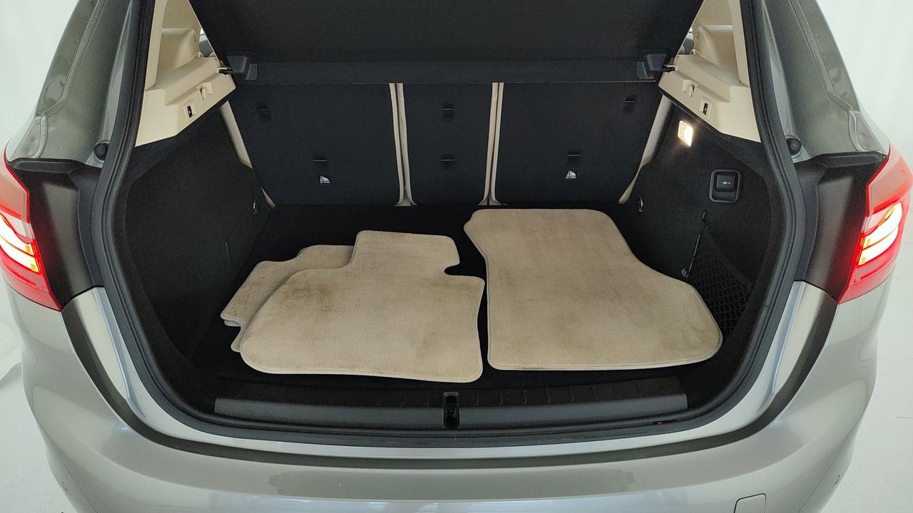 BMW Serie 2 F45 2014 Active Tourer - 220i Active Tourer auto