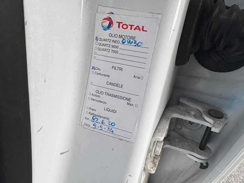 Peugeot 2008 1.6 bluehdi Active 75cv ADATTA NEOPATENTATI