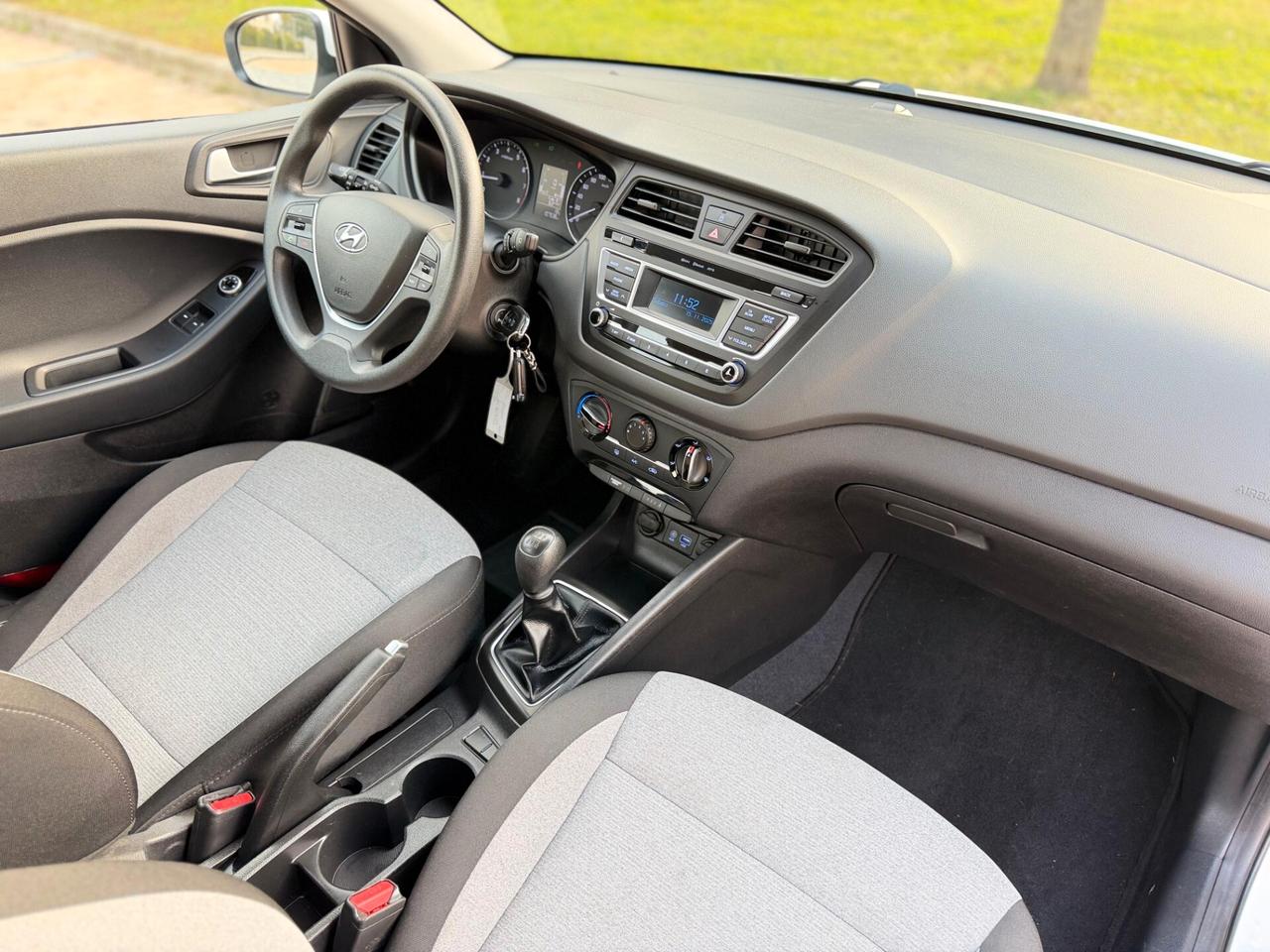 Hyundai i20 1.2 84 CV 5 porte 2016 neopatentati