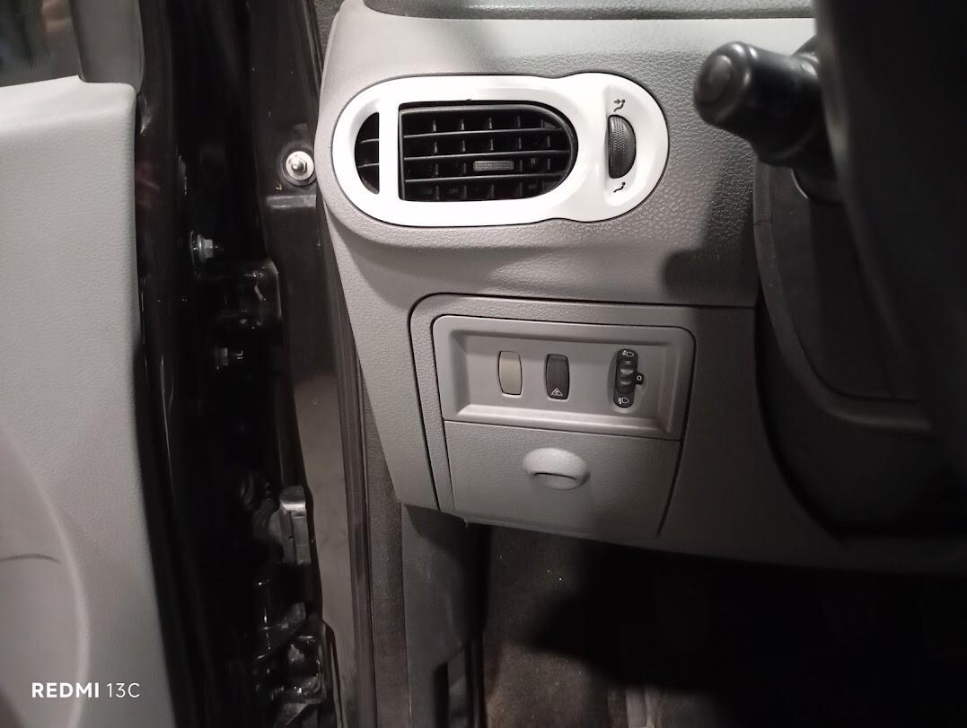 RENAULT MODUS DEL 2011 1200 BENZINA NEOPATENTATI