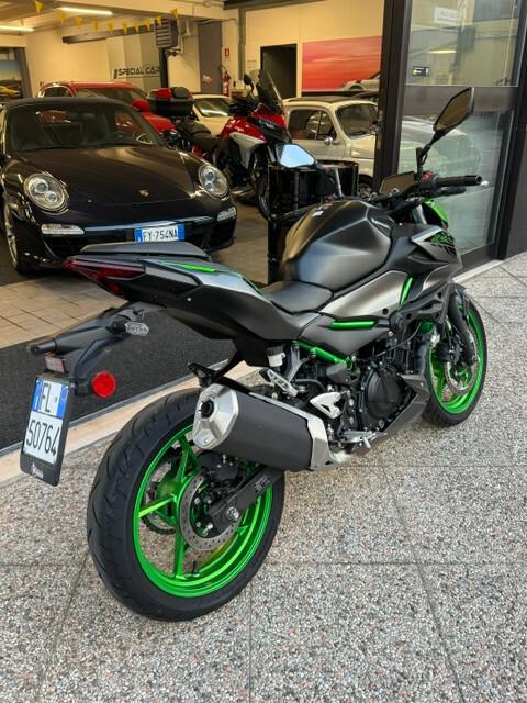 Kawasaki Z 500 SE ABS SOLO 400 KM!!!