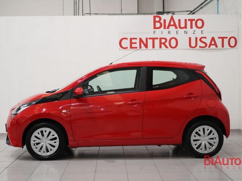 Toyota Aygo Aygo 5p 1.0 x-play m-mt 72cv
