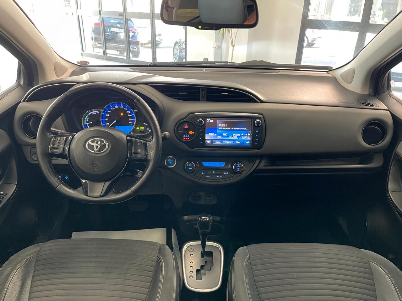 Toyota Yaris 1.5 Hybrid style automatica