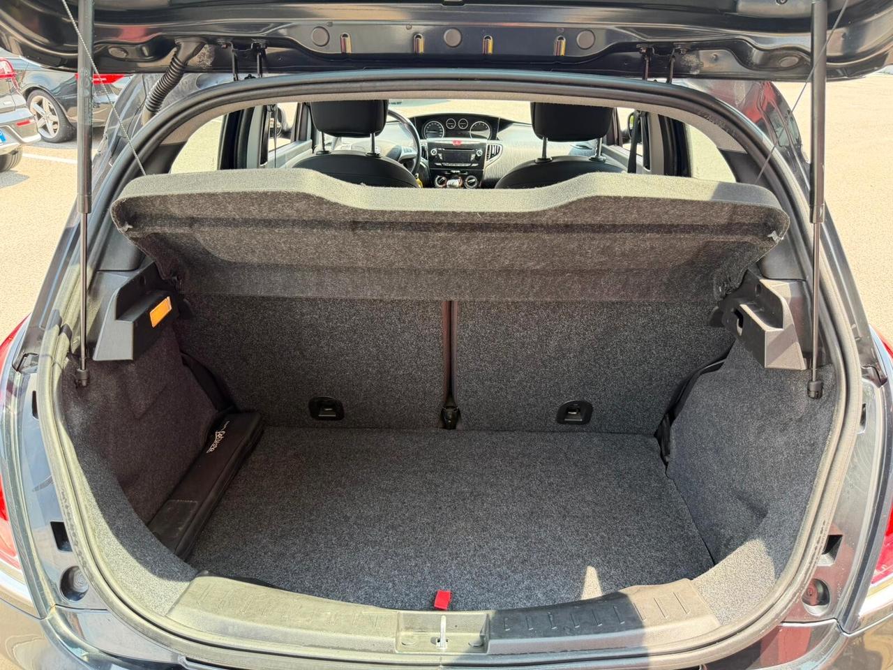 Lancia Ypsilon 0.9 TwinAir 85 CV 5 porte Benzina Metano Ecochic