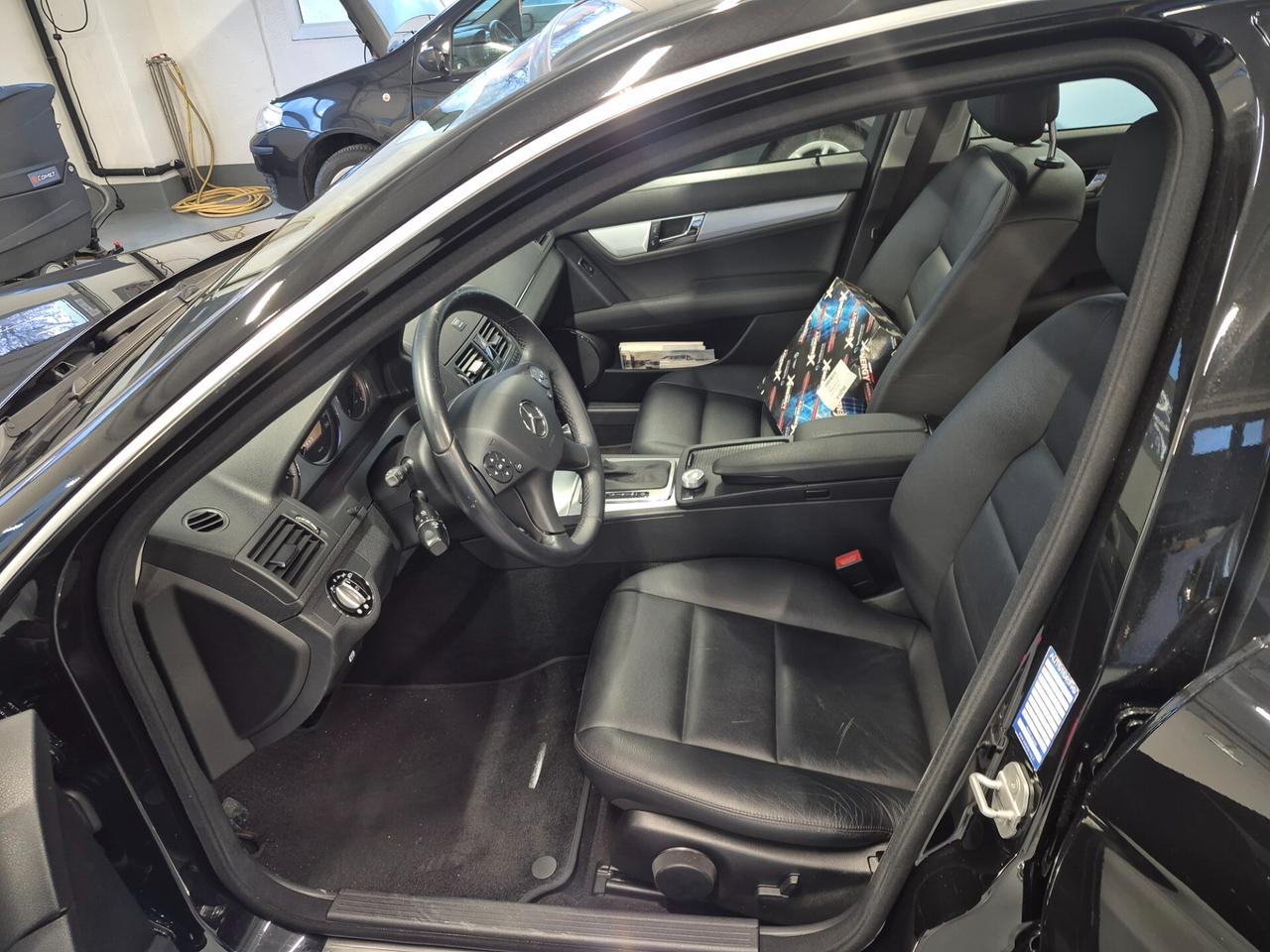 Mercedes-benz C 220 CDI BlueEFFICIENCY Avantgarde