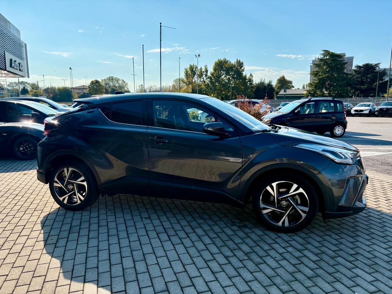 Toyota C-HR 1.8 Hybrid E-CVT Trend