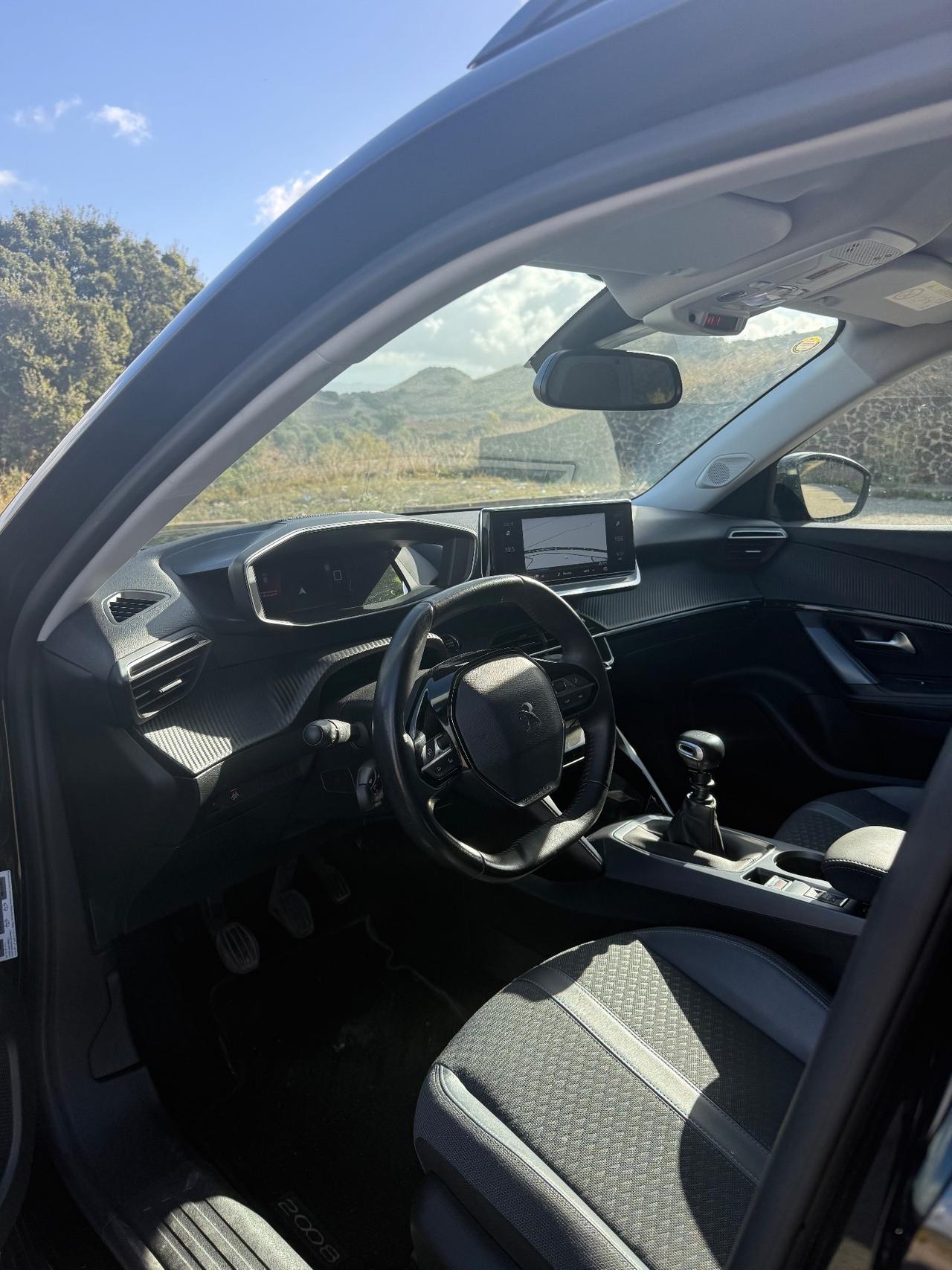 Peugeot 2008 BlueHDi 100 S&S Allure Navi Pack