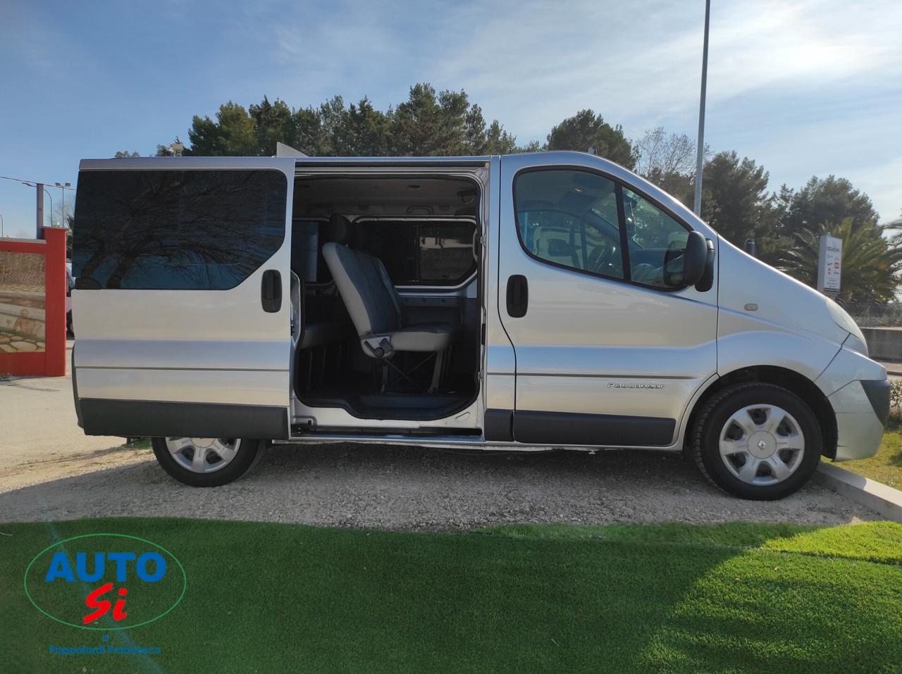 Renault Trafic 2.0 dCi - 115cv 9 POSTI