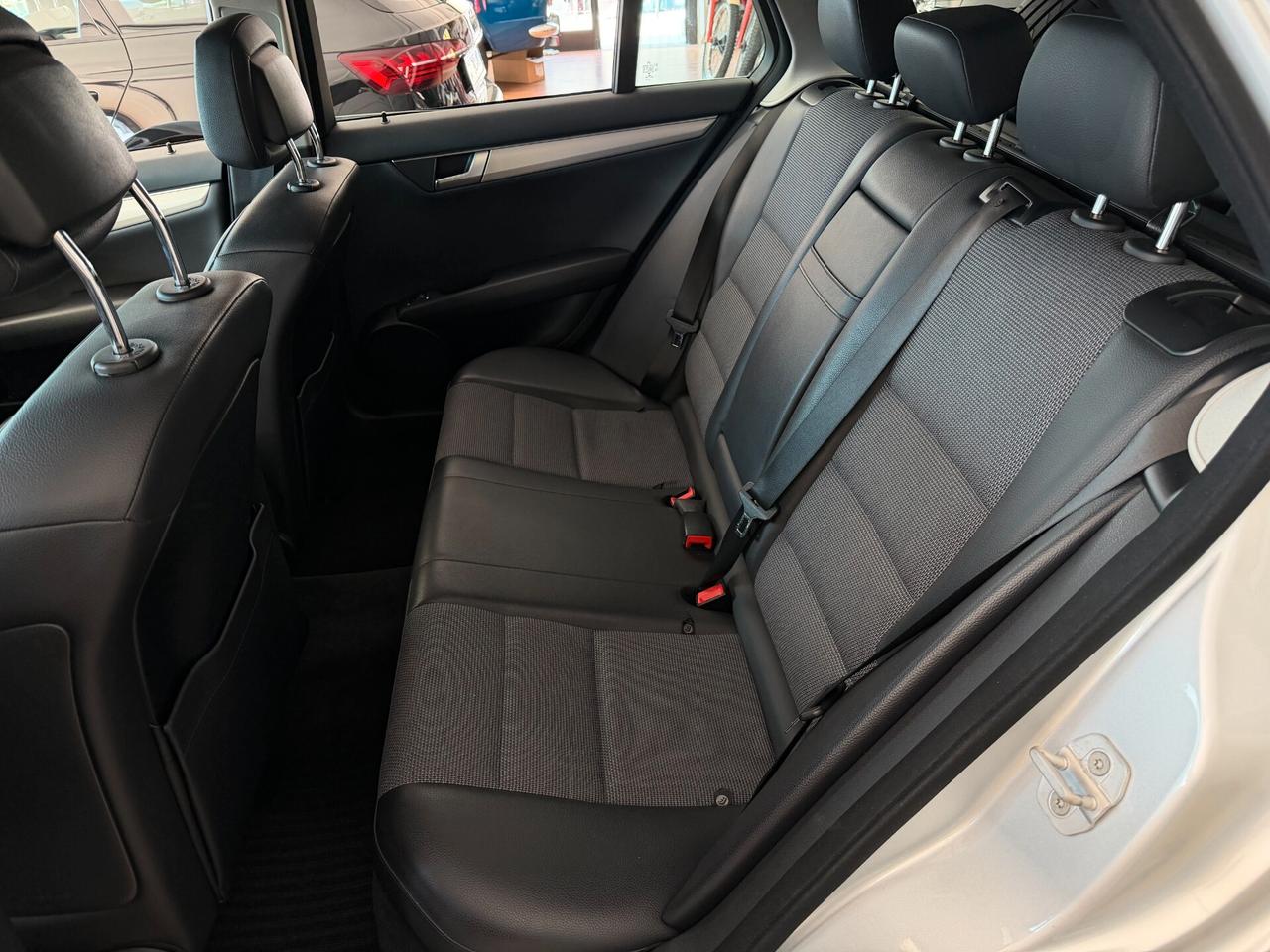 Mercedes-Benz C 220 NB. descrizione