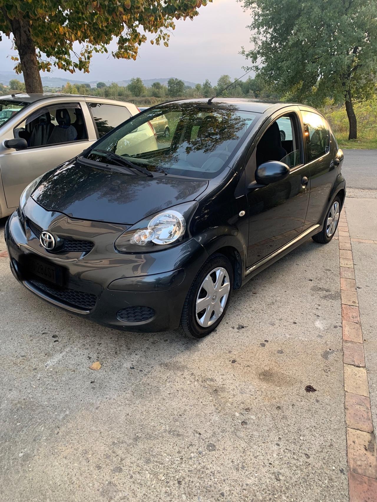 Toyota Aygo 1.0 12V VVT-i 5 porte Deep Ocean Connect