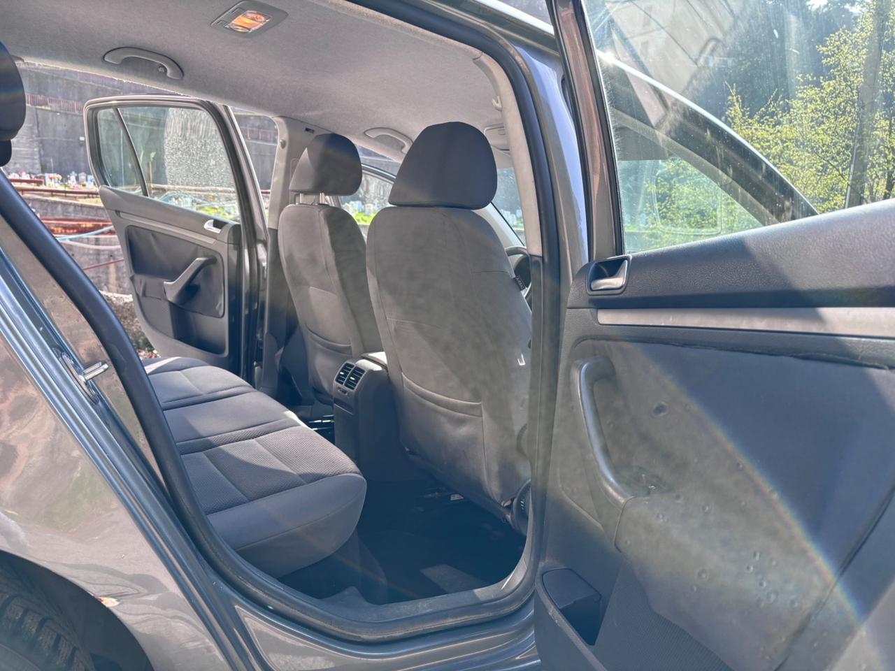 Volkswagen Golf 1.6 16V FSI 5p. Sportline