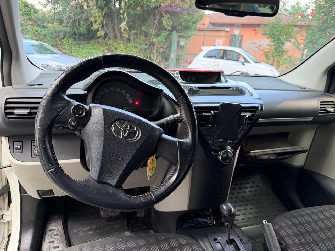 Toyota iQ 1.3 CVT Style - EURO 5