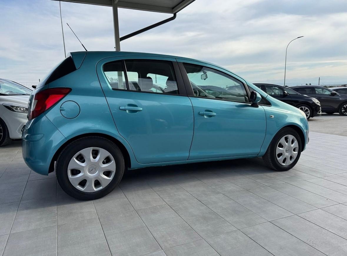 Opel Corsa 1.2 5 porte Club