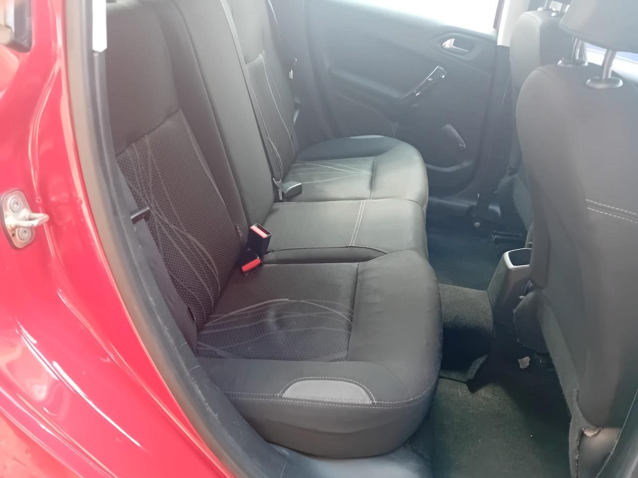 Peugeot 208 1.4 HDi 68 CV 5 porte Active