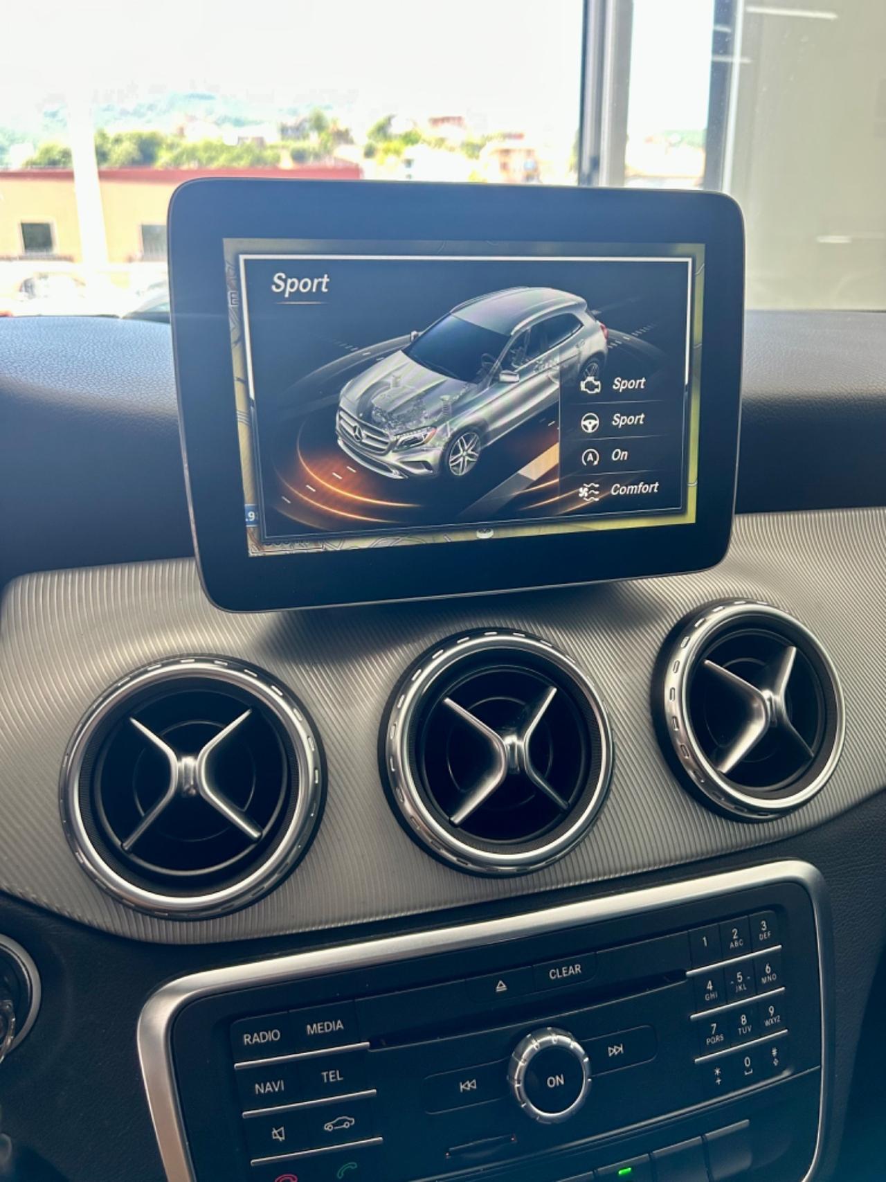 Mercedes GLA 200 SPORT ENDURO finanziabile