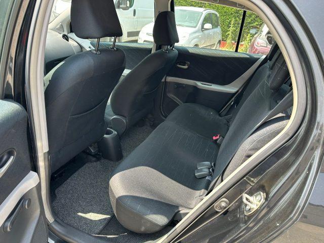 TOYOTA Yaris Ok neo pat. 1.0 5 porte Sol