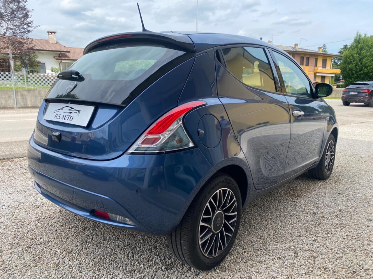 Lancia Ypsilon 5 porte Hybrid Platino solo 3600 Km !!