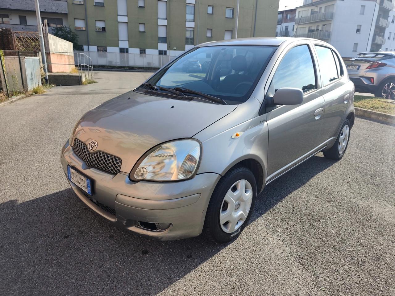 Toyota Yaris 1.0 benz euro 4 16V cat 5 porte Sol