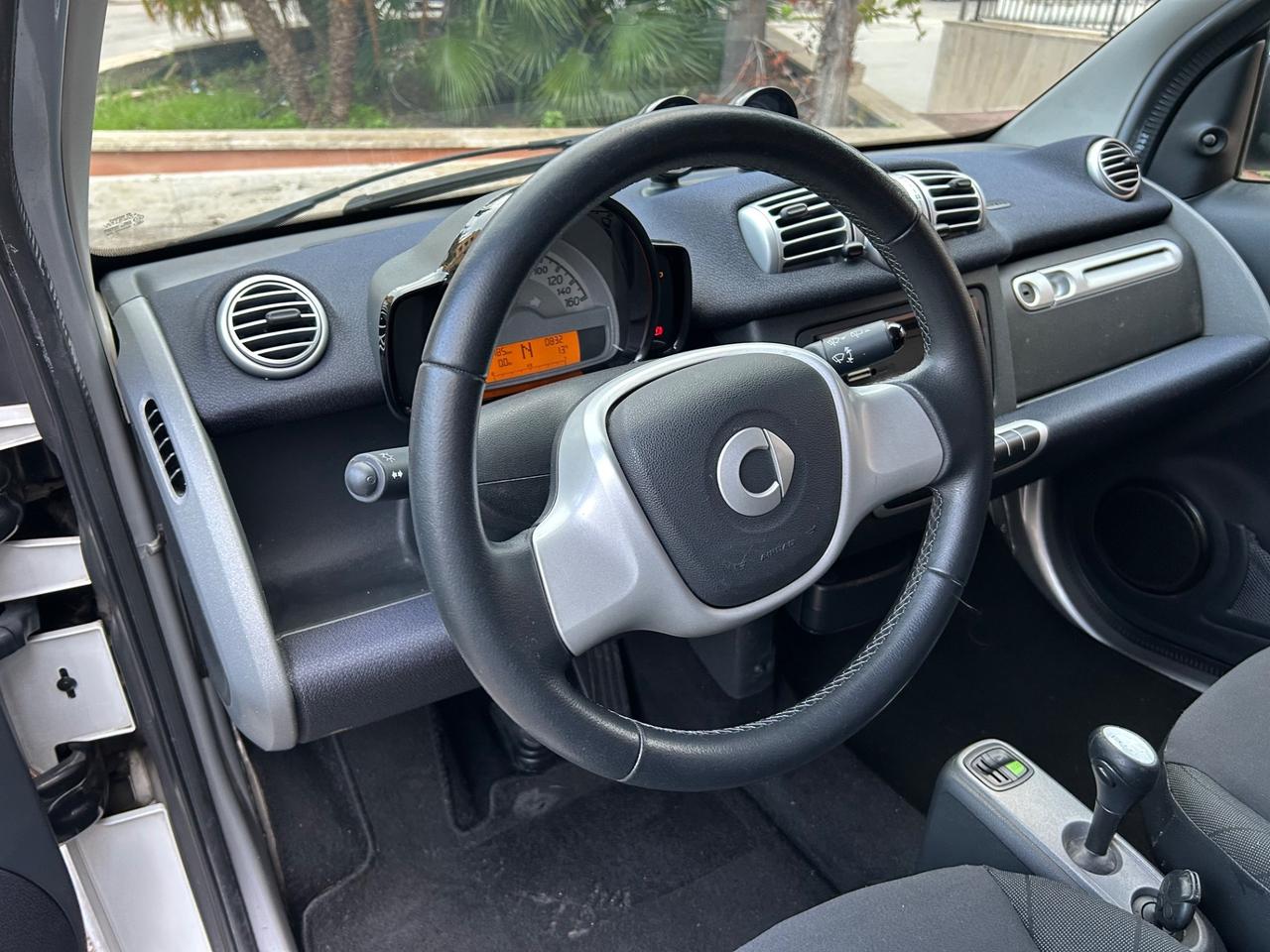 Smart ForTwo 1.0 ideale per neo patentati