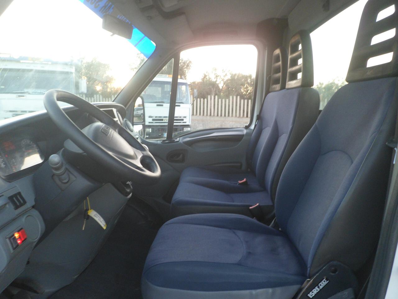 Iveco Daily 35c15 ribaltabile con gru