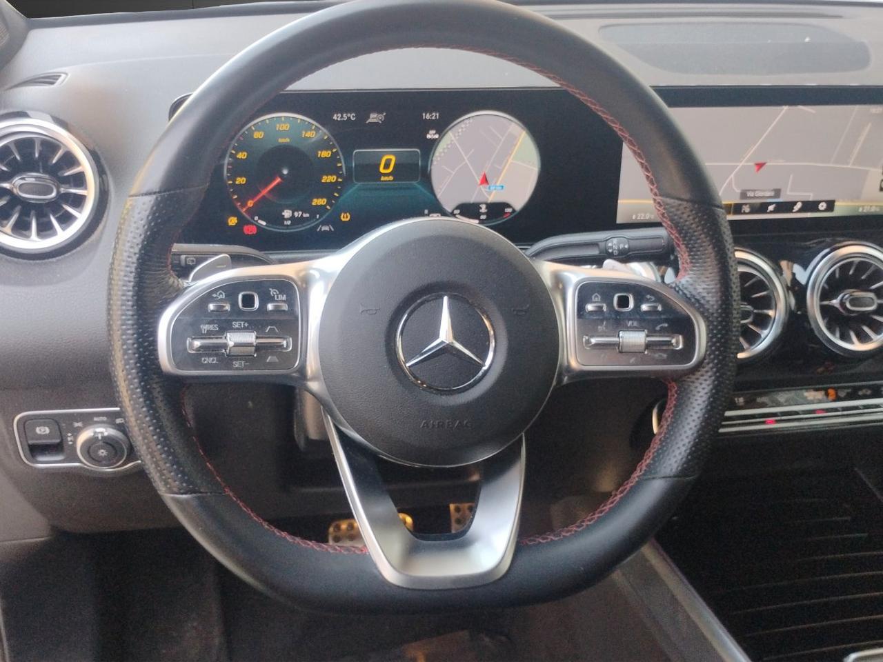 Mercedes GLB 200 d Premium 4MATIC..AMG.TELECAMERA.NAVI