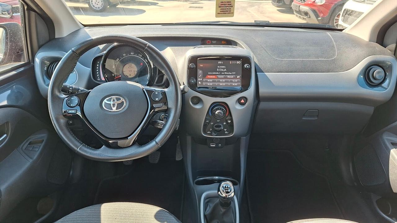 Toyota Aygo Connect 1.0 VVT-i 72 CV 5 porte 2021