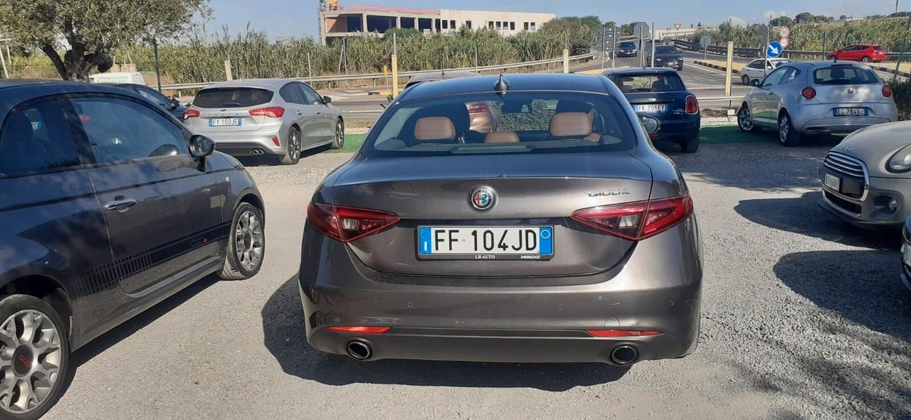 Alfa Romeo Giulia 2016 - 2.2 Td 180cv AT8 Super Lb automobili