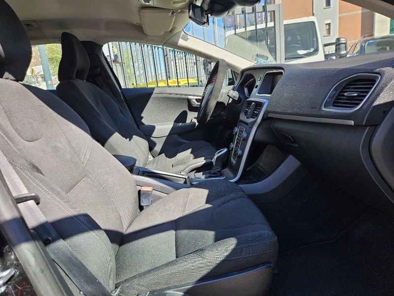 Volvo V40 D2 Geartronic Momentum