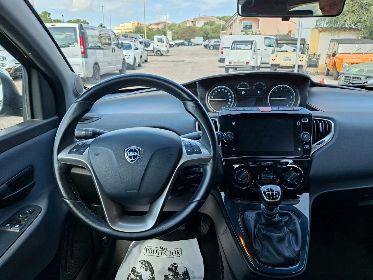 Lancia Ypsilon 1.0 Hybrid Gold 70cv